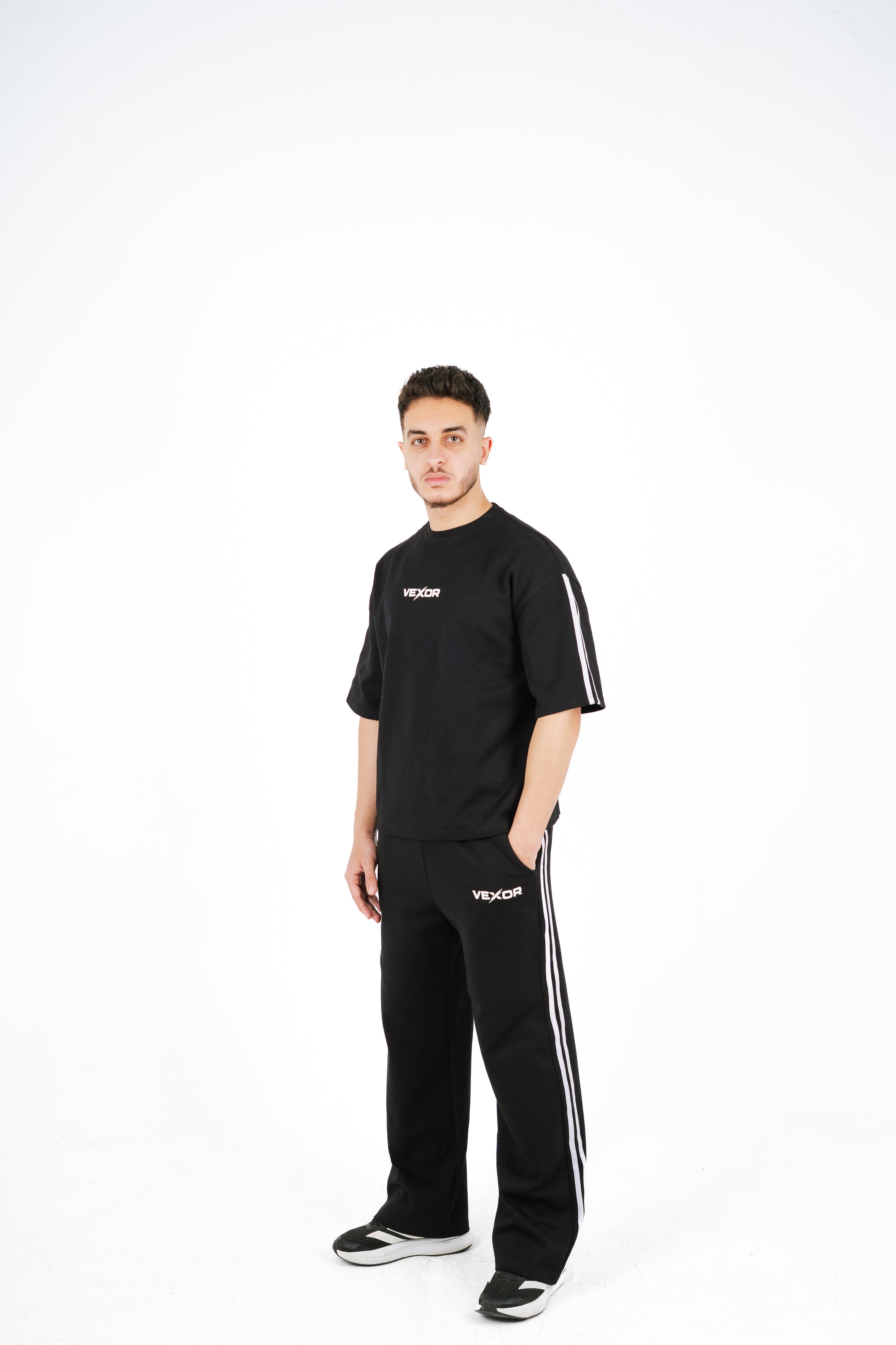 Boxy fit black T-shirt
